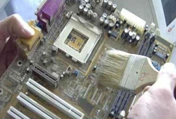 電腦開不了機