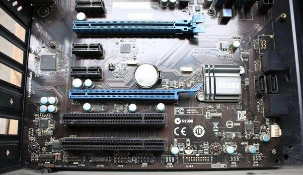 電腦如何組裝